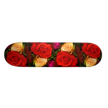 Monopatín rojo del rosa amarillo - personalizable
