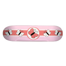 Monopatín rosado de las mariposas