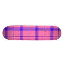 Monopatín rosado y azul del tartán