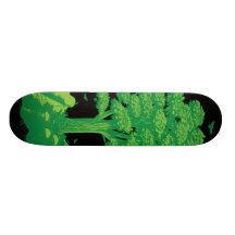 Monopatín verde de las manos