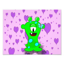 Monstruo adorable del verde del bebé en fondo de l fotografías  