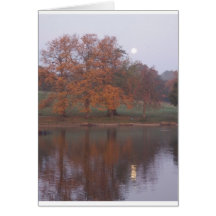 Moonset del otoño tarjeta
