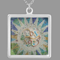 Mosaico de Gaudi collares