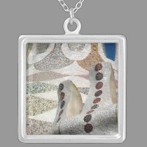 Mosaico de Gaudi collares