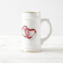 Mosquetones entrelazados del corazón taza de café