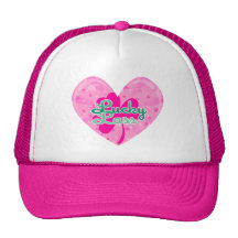 Muchacha afortunada - tréboles y gorra rosados del