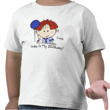 Muchacho de encargo del Redhead con la camiseta de