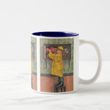 Muchacho en impermeable taza
