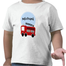 Muchacho personalizado del coche de bomberos camisetas