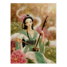 Mujer china que juega la postal de Erhu