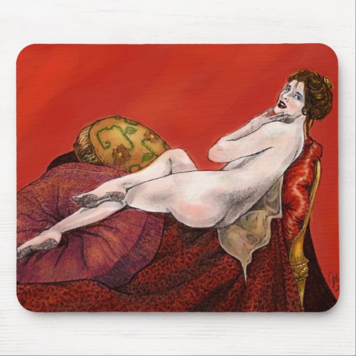 Mujer en el sofá rojo tapete de ratones