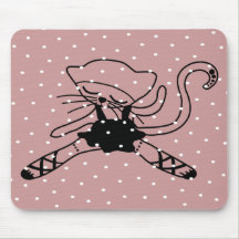 muñeca linda del bailarín del gatito con nieve tapetes de raton