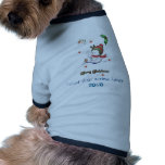 muñeco de nieve del bebé que habla con una camisa  camisa de perrito