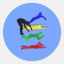 Nadada de los deportes acuáticos de los nadadores  etiquetas redondas