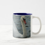 Natación del cisne taza