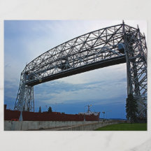 Nave debajo del puente de elevación tarjeta publicitaria