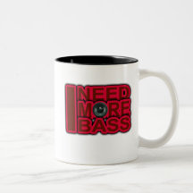 NECESITO MÁS al Salto-Club de la Bajo-Dubstep-DnB- Tazas