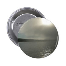 Niebla sobre el lago pin