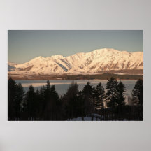 Nieve en la gama de dos pulgares poster