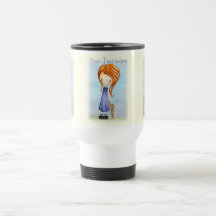 Niña con la taza del viaje del amigo de la felpa d