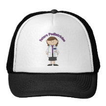 Niña futura del pediatra gorro de camionero