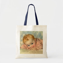 Niña linda de los niños del vintage en rosa en la  bolsas