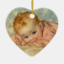 Niña linda de los niños del vintage en rosa en la  adorno para reyes
