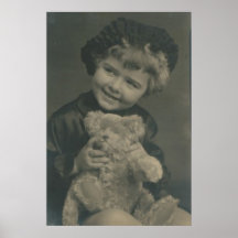 niña y oso de peluche poster