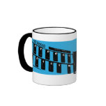 niño más allá de la taza