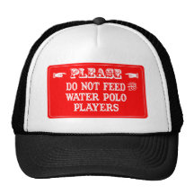 No alimente a los jugadores de polo del agua gorros  