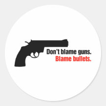 No culpe las balas de la culpa de los armas pegatinas redondas