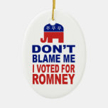 No me culpe que voté por Romney Ornamentos De Navidad