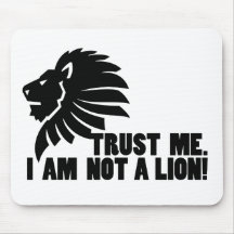 No un león divertido tapete de ratones