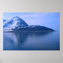 Noruega, entrada a un fiordo poster