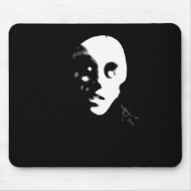 Nosferatu espeluznante estupendo hace frente a las tapete de ratones