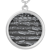 Notas blancos y negros de la música pendientes