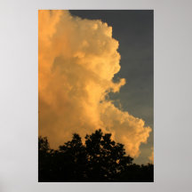 Nube de la tempestad de truenos en la puesta del s impresiones