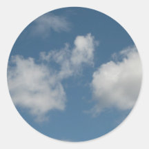 Nubes en un cielo azul etiquetas  