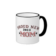Nueva taza orgullosa del rosa de la mamá