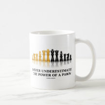 Nunca subestime el poder de un empeño (el ajedrez) tazas