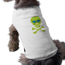 Ojos verdes de la bandera pirata y del corazón del ropa perro