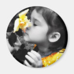 Olivia y rosa amarillo imán de frigorífico