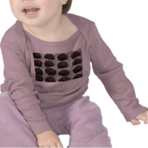Onsie rosado con los chocolates camiseta