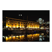 Opinión de la noche de Londres del muelle del St K Fotografia