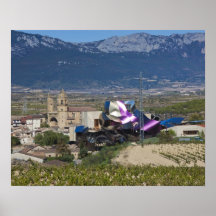 Opinión elevada y Hotel Marques de Riscal 2 de la  Poster