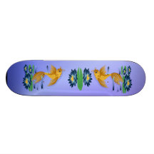 Oro Koi y monopatín azul profundo de los lirios