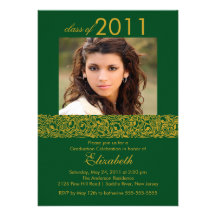 Oro y invitación verde de la graduación de la foto