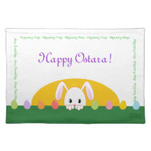 Ostara feliz que mira a escondidas la estera de lu mantel