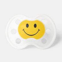 Pacificador divertido sonriente de la cara feliz