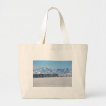 Paisaje del invierno de árboles, de la nieve y de  bolsa de mano